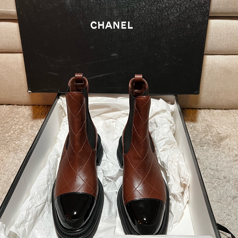 Chanel Calfskin Patent Cap Toe Quilted Short Boots 38.5 Brown/Black - Picture 7 of 16